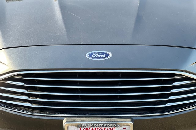 Ford Fusion Hybrid Vehicle Full-screen Gallery Image 45