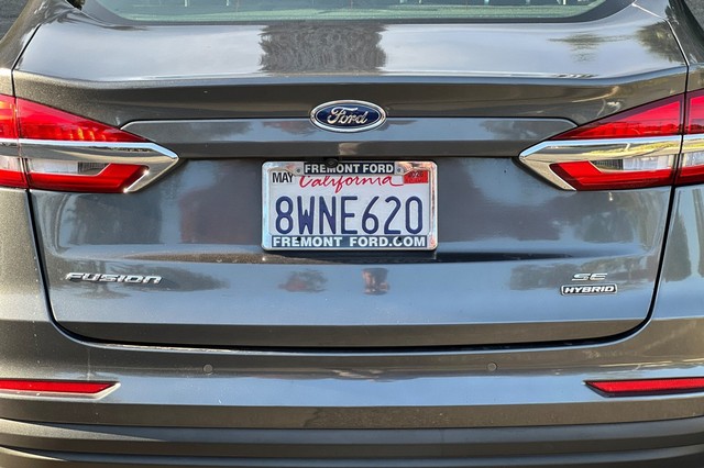 Ford Fusion Hybrid Vehicle Full-screen Gallery Image 47