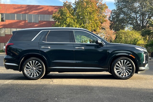 Hyundai Palisade Vehicle Full-screen Gallery Image 02