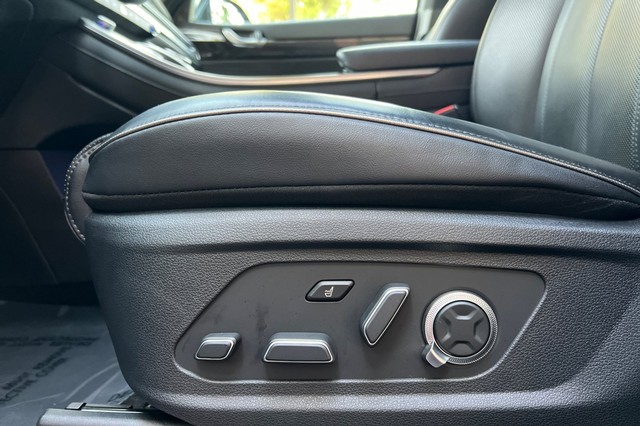 Hyundai Palisade Vehicle Full-screen Gallery Image 12