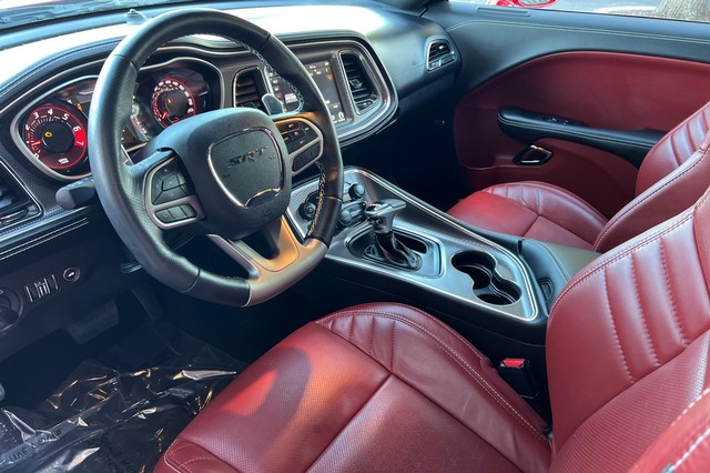 Dodge Challenger Vehicle Full-screen Gallery Image 09