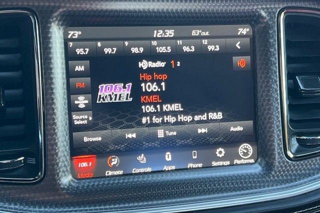 Dodge Challenger Vehicle Full-screen Gallery Image 23