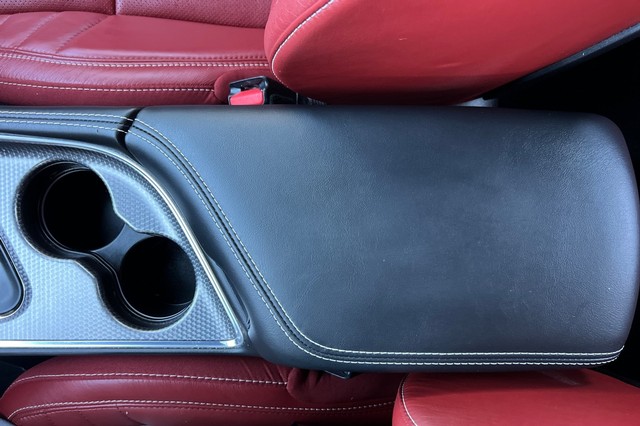 Dodge Challenger Vehicle Full-screen Gallery Image 29