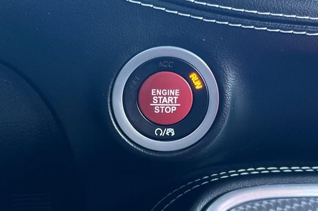 Dodge Challenger Vehicle Full-screen Gallery Image 31