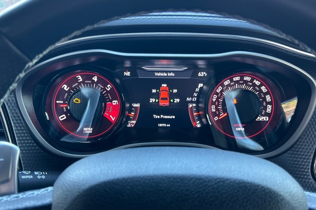 Dodge Challenger Vehicle Full-screen Gallery Image 36