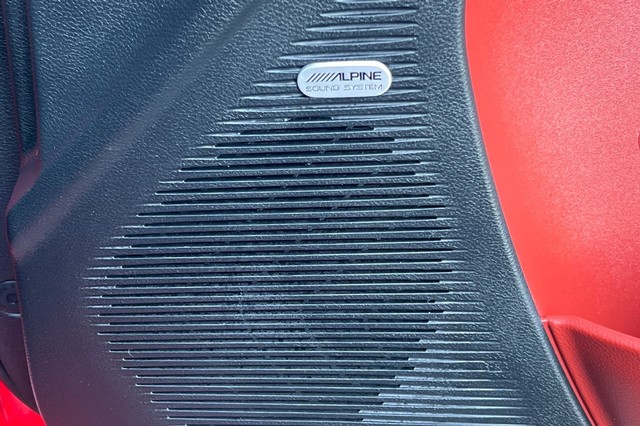 Dodge Challenger Vehicle Full-screen Gallery Image 40