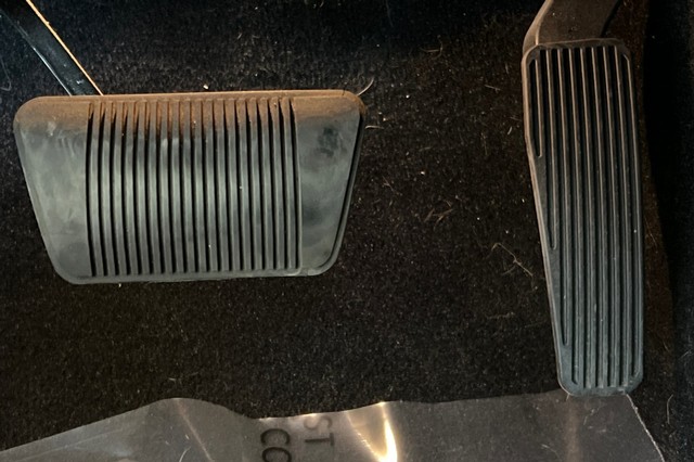 Dodge Challenger Vehicle Full-screen Gallery Image 41