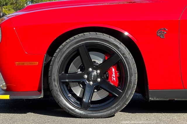 Dodge Challenger Vehicle Full-screen Gallery Image 42