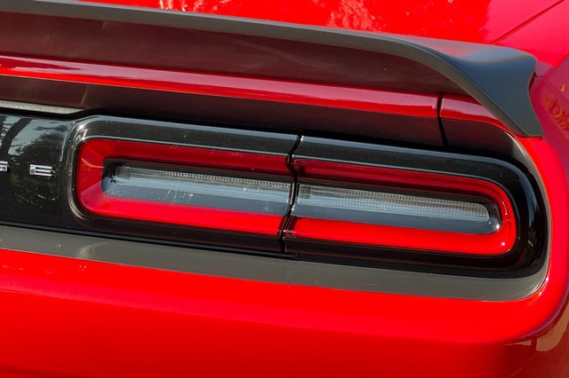 Dodge Challenger Vehicle Full-screen Gallery Image 47