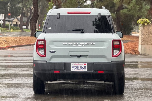 Ford Bronco Sport Vehicle Full-screen Gallery Image 04