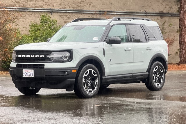Ford Bronco Sport Vehicle Full-screen Gallery Image 08