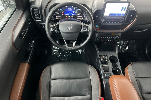 Ford Bronco Sport Vehicle Full-screen Gallery Image 16