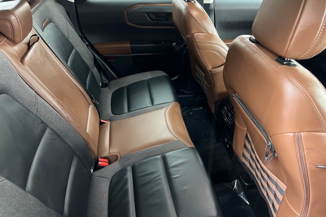 Ford Bronco Sport Vehicle Full-screen Gallery Image 18