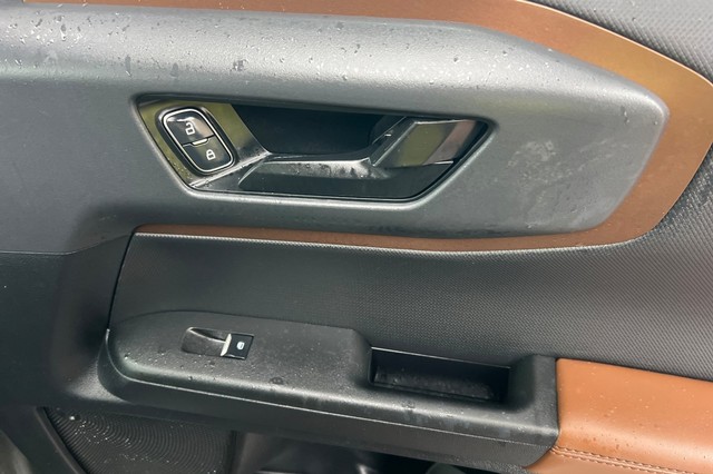 Ford Bronco Sport Vehicle Full-screen Gallery Image 21