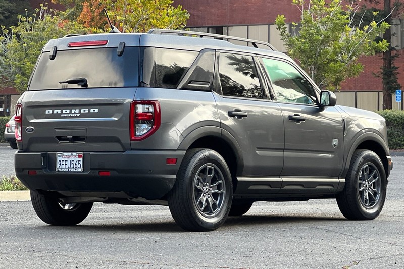 Ford Bronco Sport Vehicle Full-screen Gallery Image 03