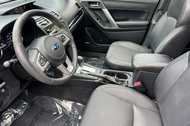 Subaru Forester Vehicle Full-screen Gallery Image 09