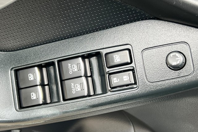 Subaru Forester Vehicle Full-screen Gallery Image 11