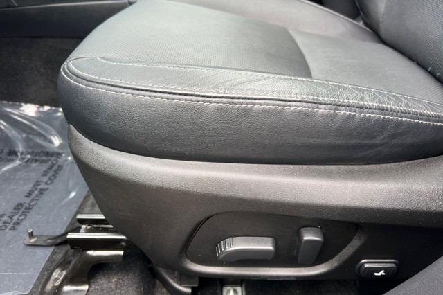 Subaru Forester Vehicle Full-screen Gallery Image 12