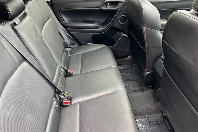 Subaru Forester Vehicle Full-screen Gallery Image 16