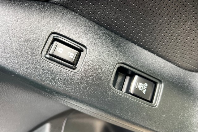 Subaru Forester Vehicle Full-screen Gallery Image 19