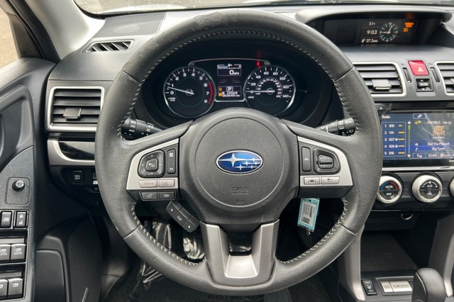 Subaru Forester Vehicle Full-screen Gallery Image 31