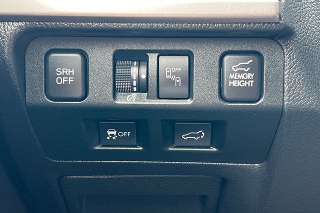 Subaru Forester Vehicle Full-screen Gallery Image 38