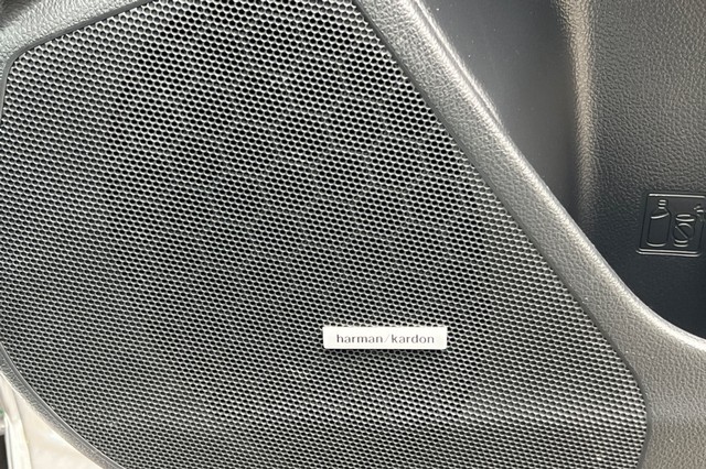 Subaru Forester Vehicle Full-screen Gallery Image 39