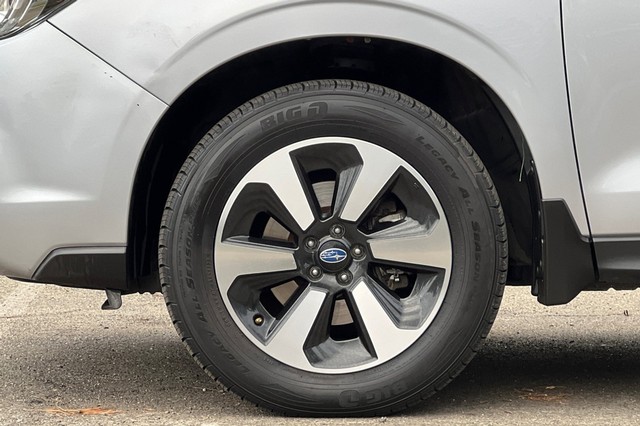 Subaru Forester Vehicle Full-screen Gallery Image 42