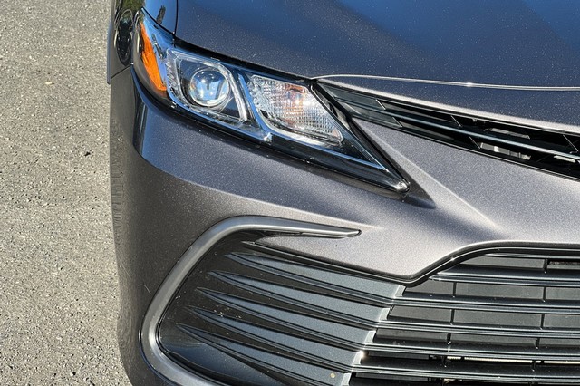 Toyota Camry Vehicle Full-screen Gallery Image 42