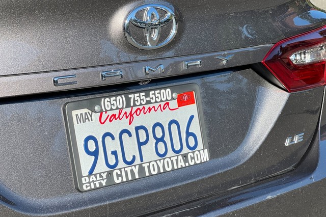 Toyota Camry Vehicle Full-screen Gallery Image 47