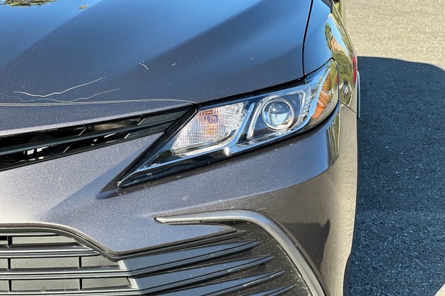 Toyota Camry Vehicle Full-screen Gallery Image 48