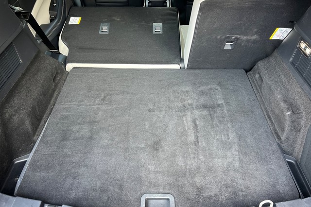 Ford Mustang Mach-E Vehicle Full-screen Gallery Image 17