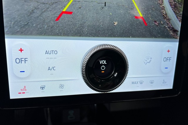 Ford Mustang Mach-E Vehicle Full-screen Gallery Image 27