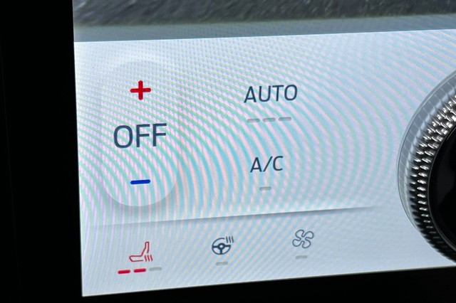 Ford Mustang Mach-E Vehicle Full-screen Gallery Image 28