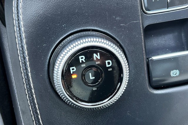 Ford Mustang Mach-E Vehicle Full-screen Gallery Image 31