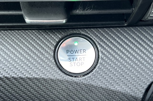 Ford Mustang Mach-E Vehicle Full-screen Gallery Image 32