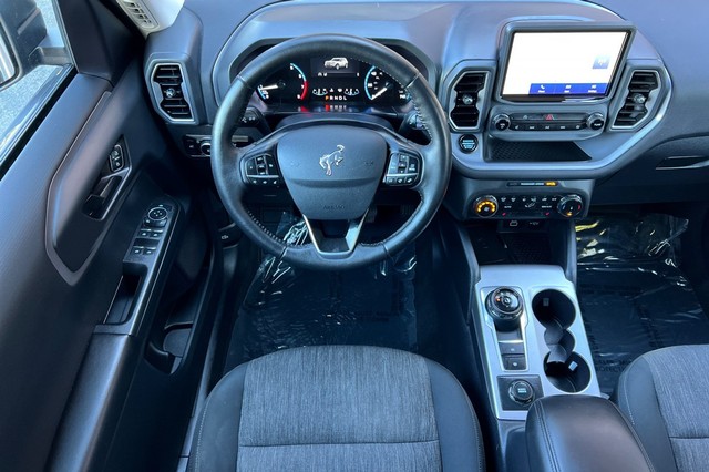 Ford Bronco Sport Vehicle Full-screen Gallery Image 16