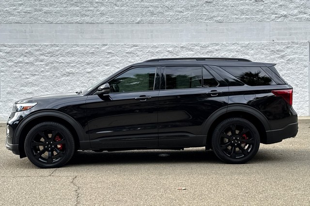 Ford Explorer Vehicle Full-screen Gallery Image 07