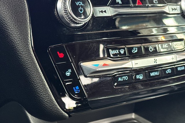 Ford Explorer Vehicle Full-screen Gallery Image 30