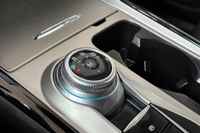 Ford Explorer Vehicle Full-screen Gallery Image 35