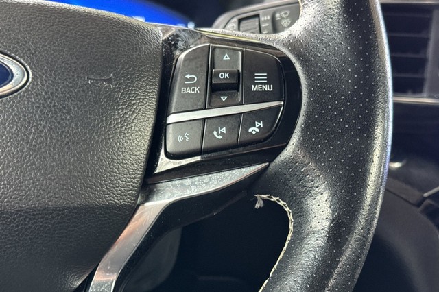 Ford Explorer Vehicle Full-screen Gallery Image 40