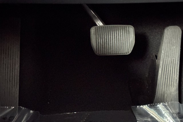 Ford Explorer Vehicle Full-screen Gallery Image 48