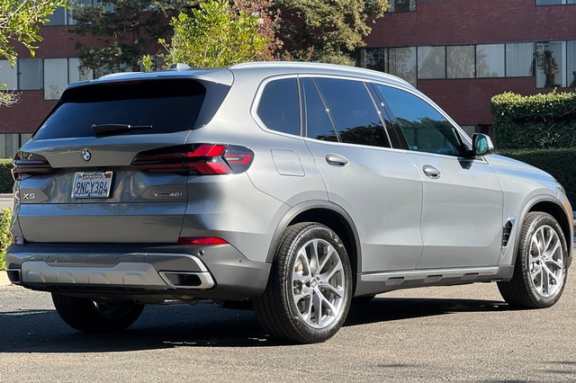 BMW X5 Vehicle Full-screen Gallery Image 03