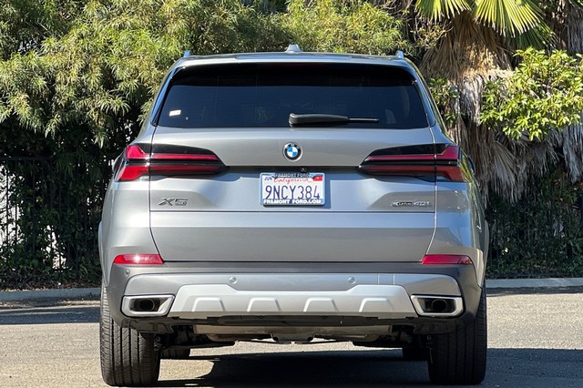 BMW X5 Vehicle Full-screen Gallery Image 04