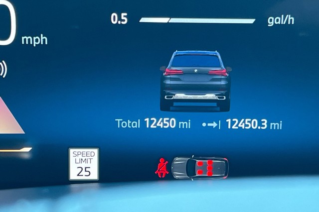 BMW X5 Vehicle Full-screen Gallery Image 40