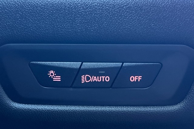 BMW X5 Vehicle Full-screen Gallery Image 41