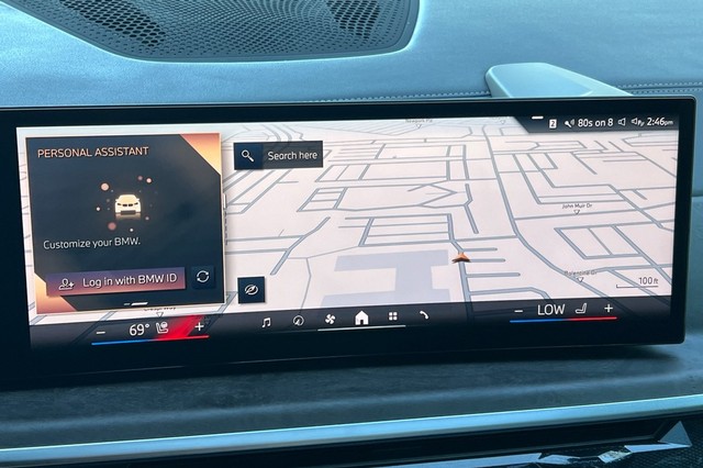 BMW X5 Vehicle Full-screen Gallery Image 43