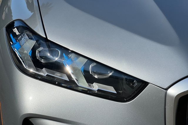 BMW X5 Vehicle Full-screen Gallery Image 46