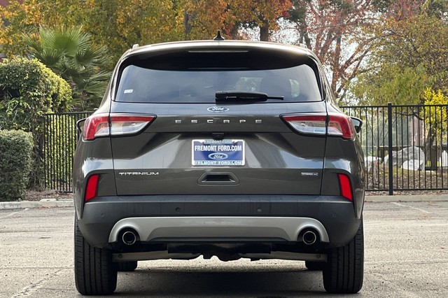 Ford Escape Vehicle Full-screen Gallery Image 04