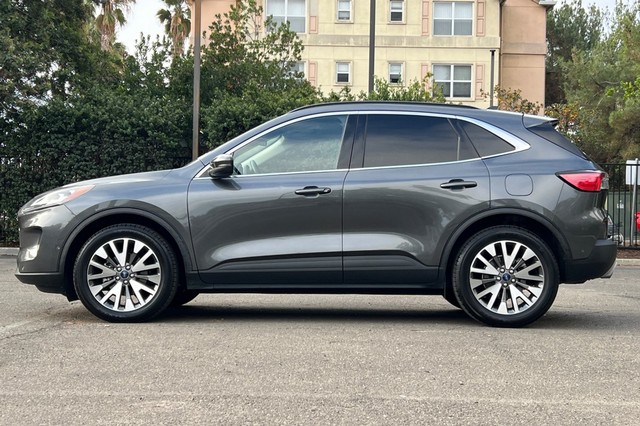 Ford Escape Vehicle Full-screen Gallery Image 06